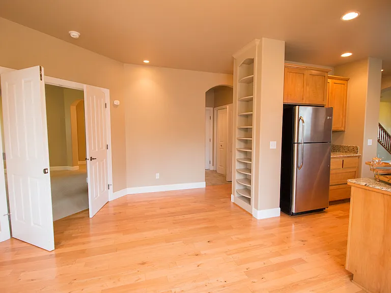 105 Taylor St — Photo 5