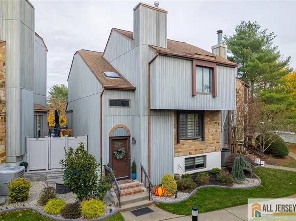 270 Silver Ln, Old Bridge, NJ 08857