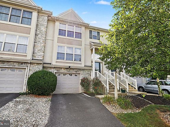 4th image of 634 Lausch Ln