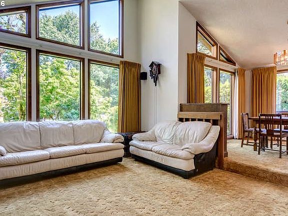 5th image of 10502 NE 36th Ave
