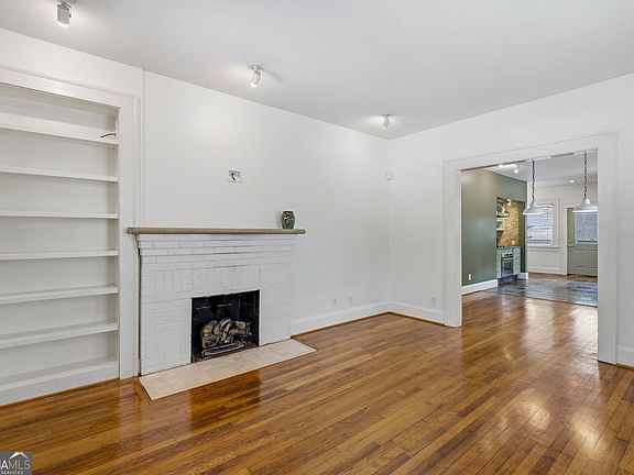 5th image of 927 Park Ave SE