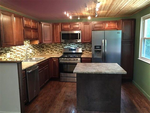1st image of 180 Worthington Hills Trce