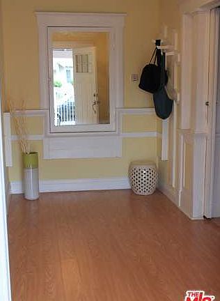 3rd image of 715 W 41st Pl