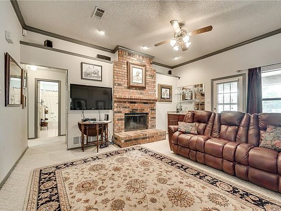 5th image of 3610 Shoreside Dr