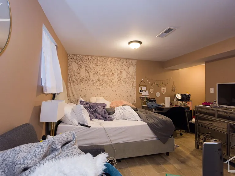 19 Saint Lukes Rd #B — Photo 3