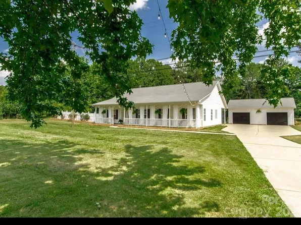 9552 Brief Rd, Charlotte, NC 28227