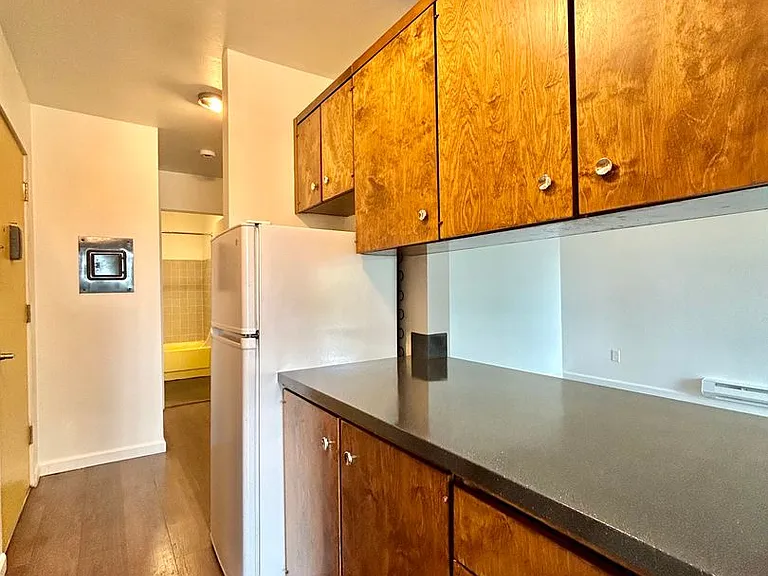 Bayview Apartments — Photo 49