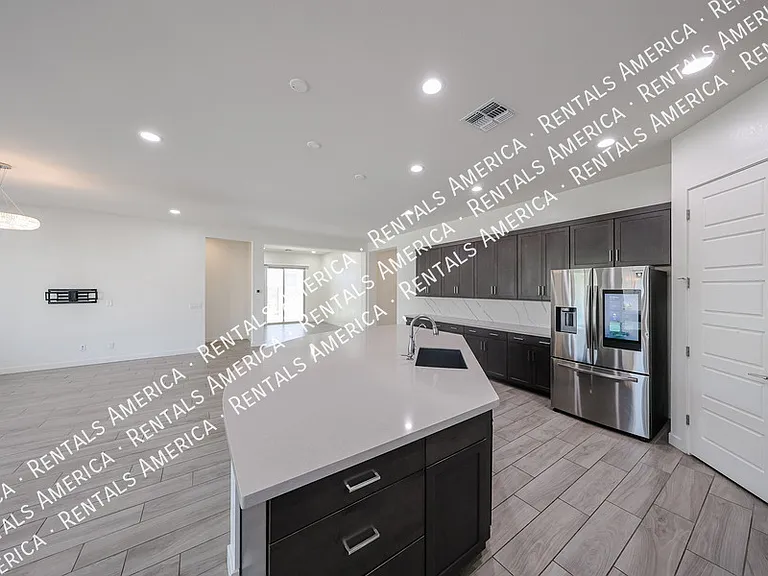 1530 E San Carlos Way — Photo 24