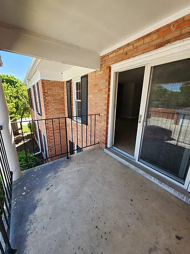 560 Shorely Dr #204 Photo 1