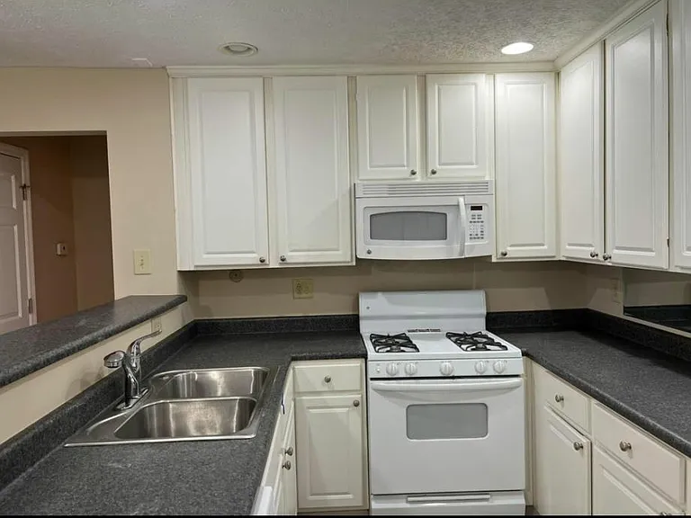 5324 Stonemeadow Ave #C — Photo 4