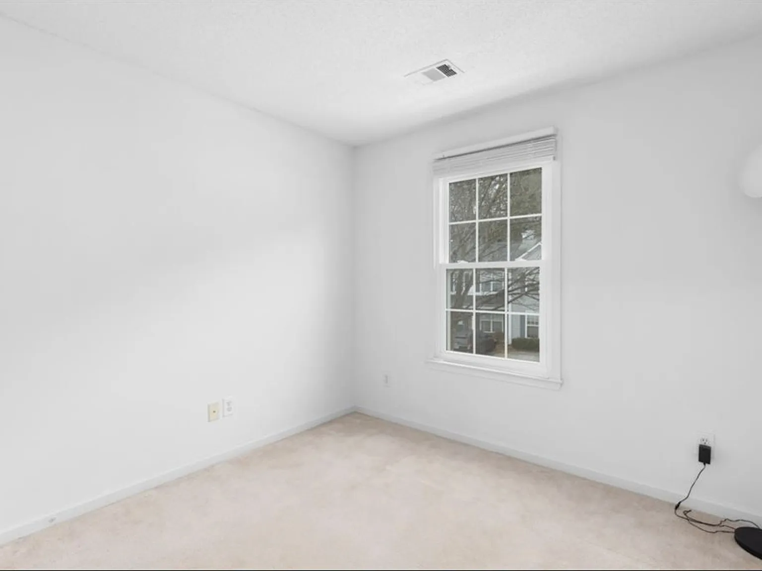 2 bed, 1428 sqft, $1,000 — Photo 2