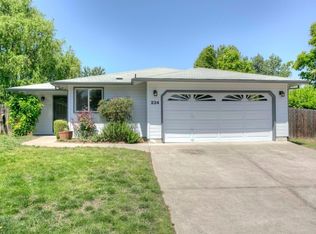 234 Reames Cir, Talent, OR 97540