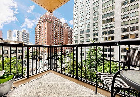 4th image of 171 E 84th St APT 4A