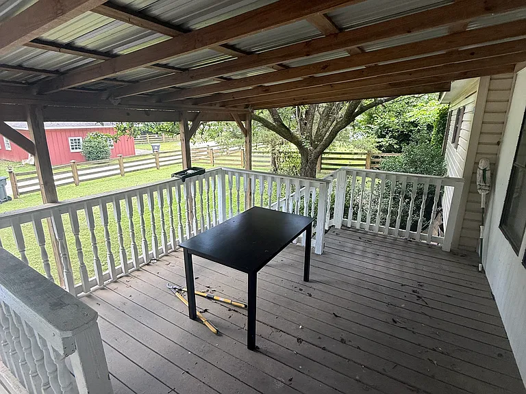 2017 Lee Road 137 — Photo 2
