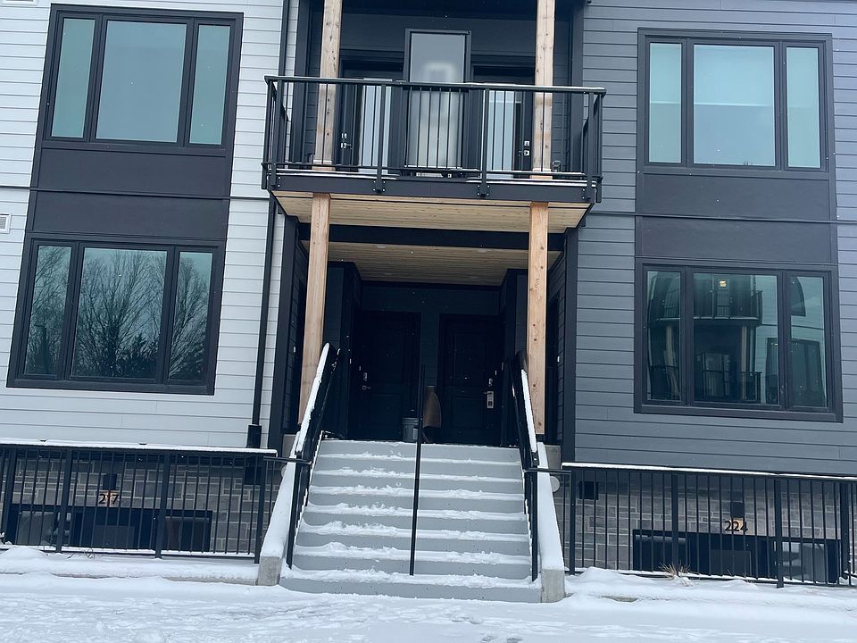 1st image of 708 Woolwich St #219
