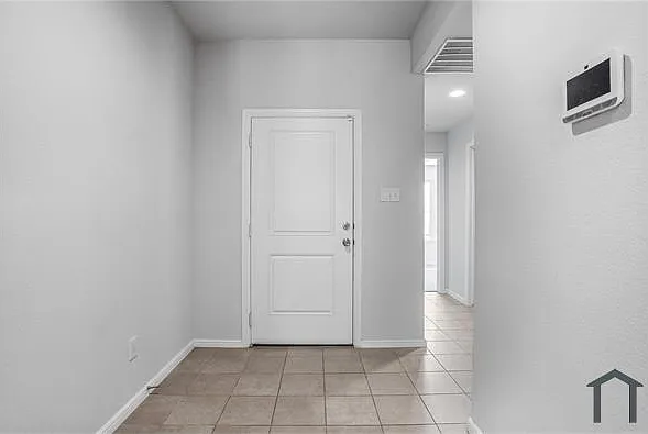 424 Amory St — Photo 25