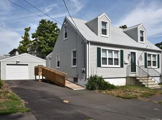 13 North St, West Haven, CT 06516