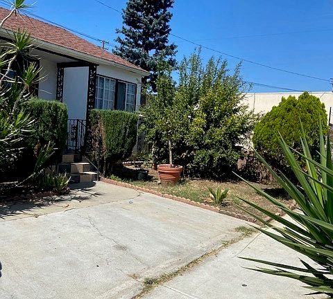 2nd image of 11413 Doty Ave