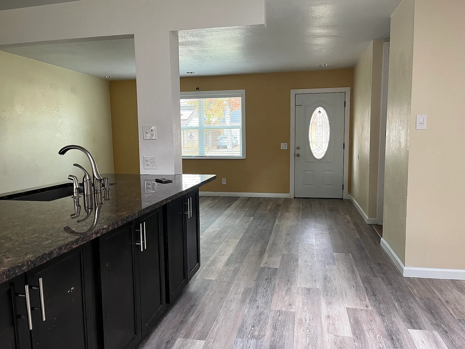 3 bed, 1422 sqft, $2,000 — Photo 4