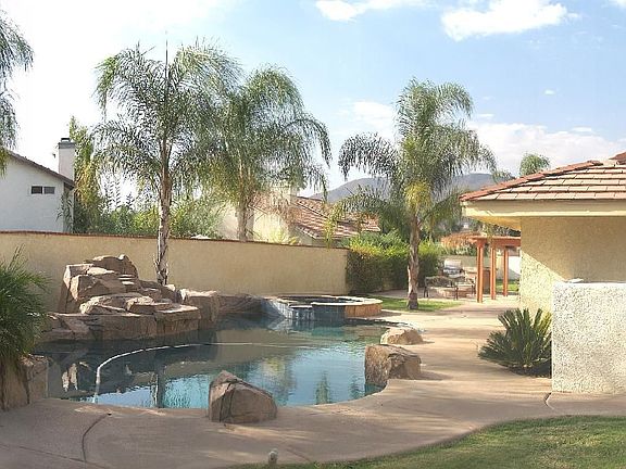 Single Story with Loads of Amenities