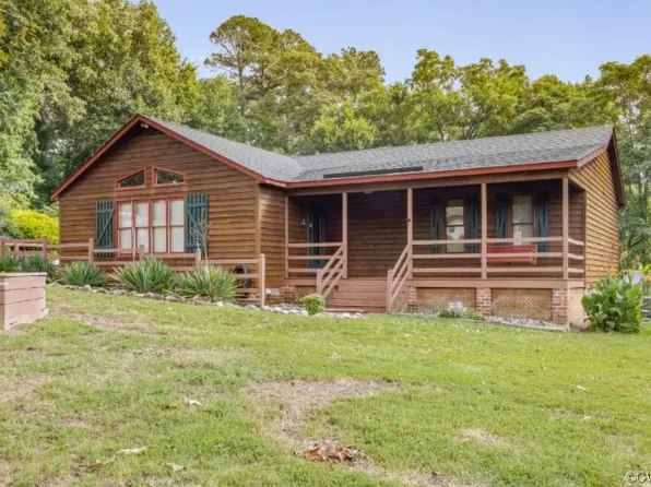 15413 Henrico St, Chester, VA 23836