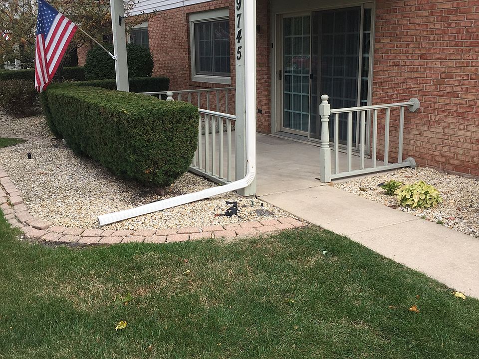 1st image of 9745 Parkway Dr