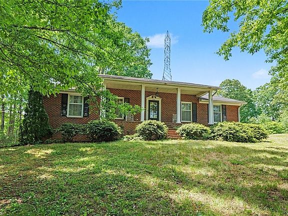 4th image of 654 Runningbrook Ln
