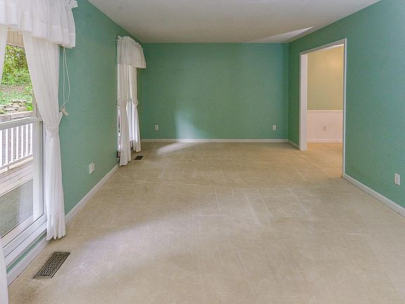 4th image of 1304 Joshua Dr SE