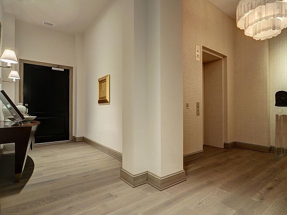 2nd image of 1409 Post Oak Blvd Unit 2701
