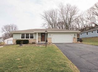 724 Cardiff Ct, Hartland, WI 53029