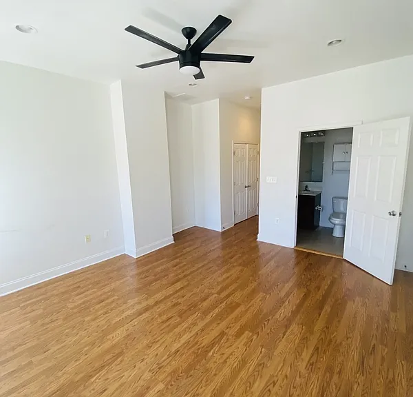 1600 Light St #B — Photo 25