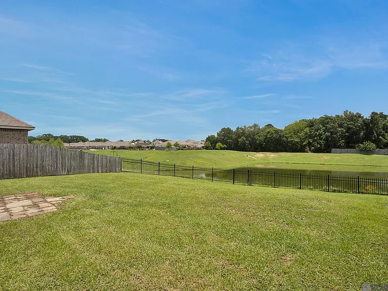 4719 Mendocino Way — Photo 20