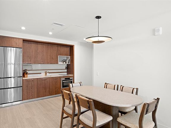 4th image of 1611 SW 2nd Ave Unit 816
