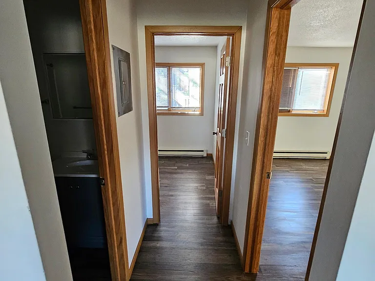 1260 Oakview Dr #1 — Photo 10