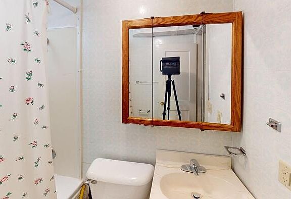 3rd image of 302 N 15th St