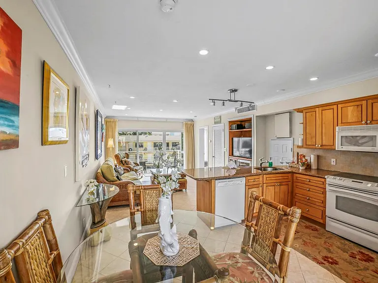 4300 El Mar Dr #33 — Photo 6