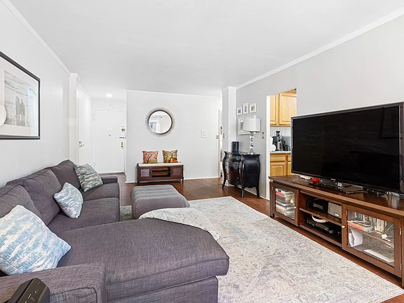 3rd image of 315 W 232nd St APT 3H