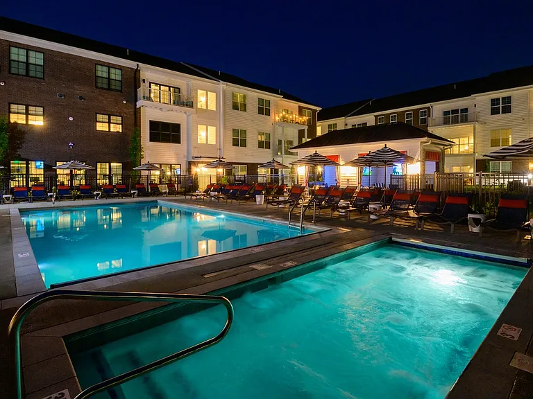Fairmont Apartments — Photo 36