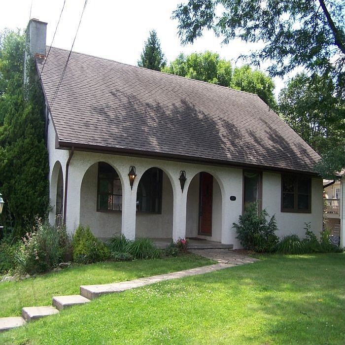 2nd image of 1463 Rainbow Dr NE