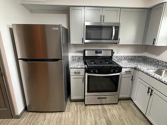 3rd image of 1305 King Ave Unit D