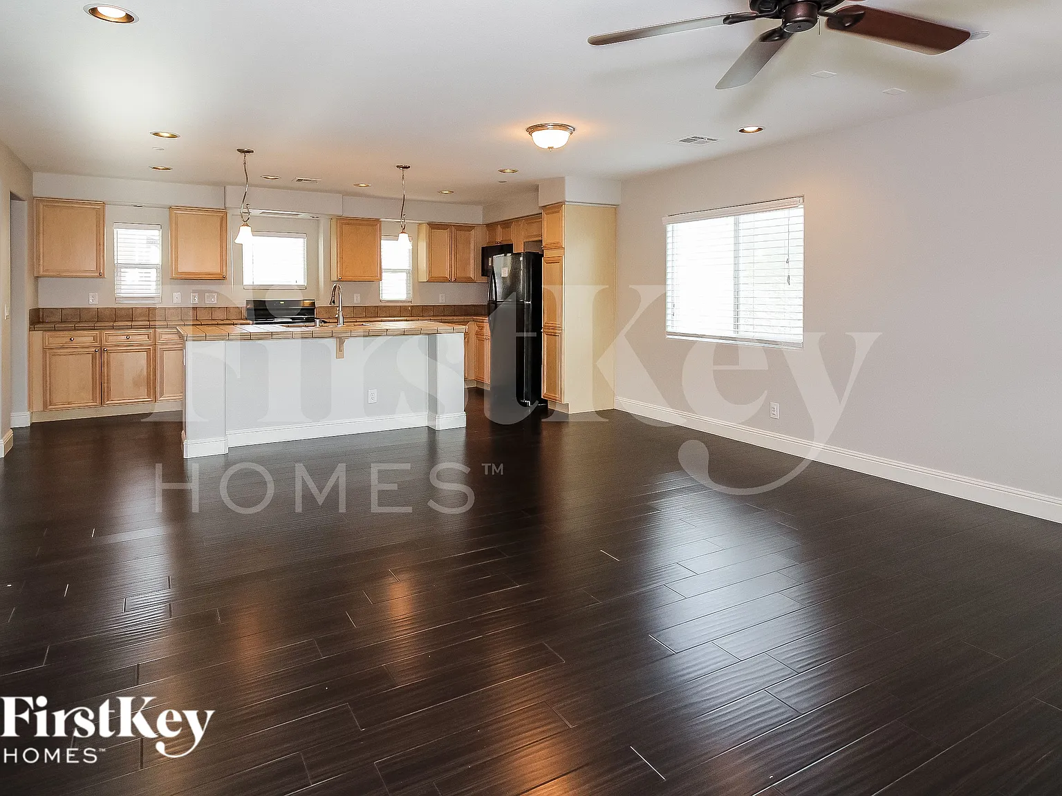 3 bed, 2.5 bath, 2086 sqft, $2,515 — Photo 3