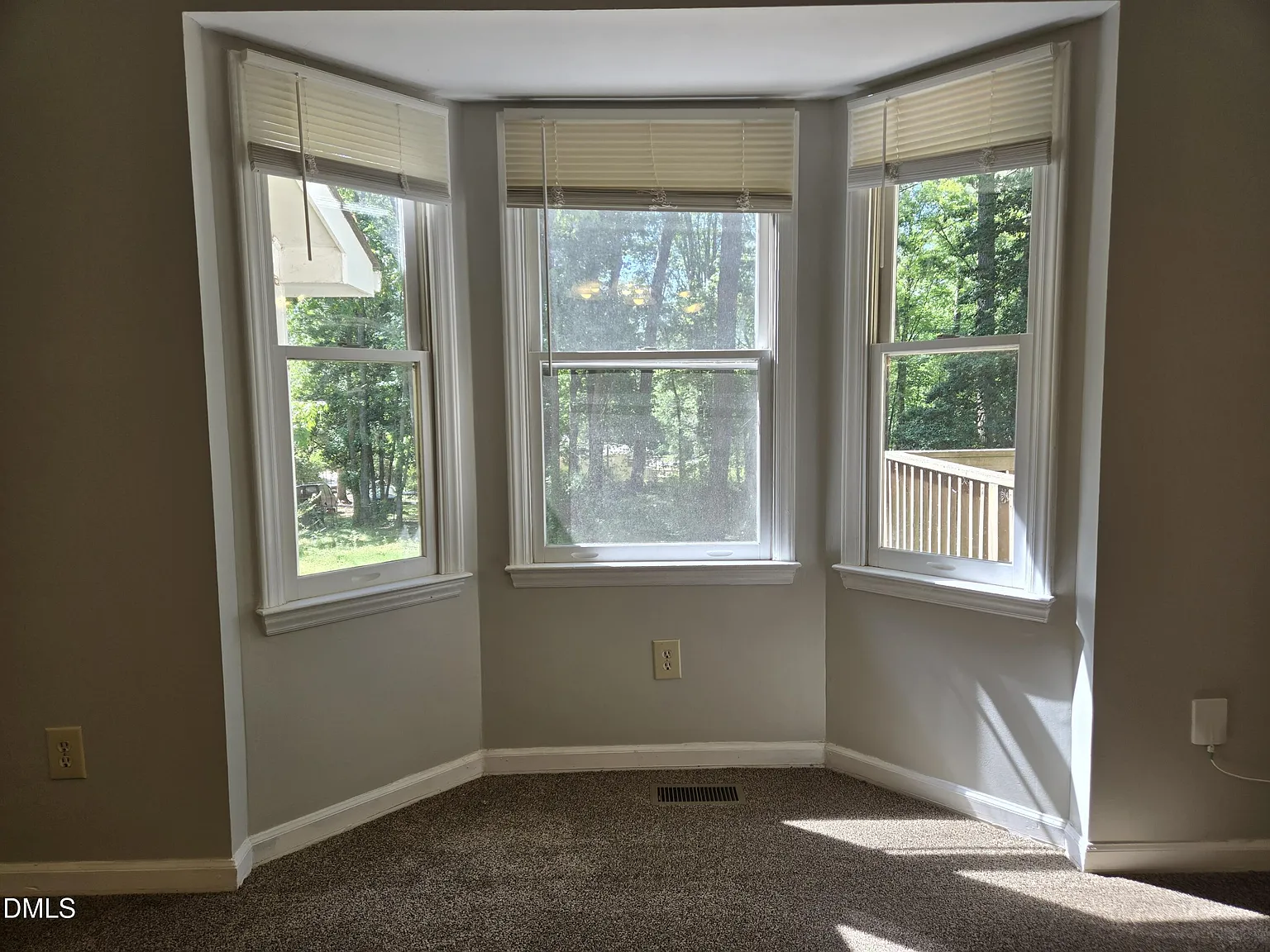 3 bed, 1.5 bath, 1138 sqft, $1,625 — Photo 4
