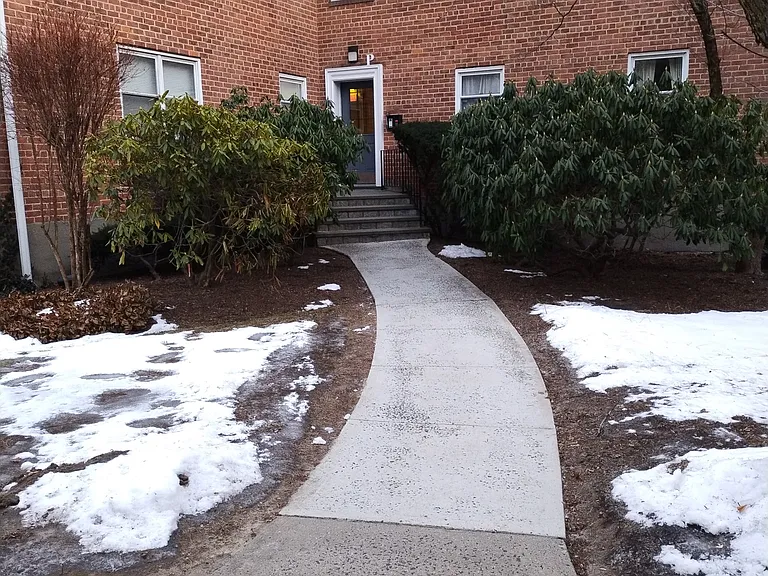 320 S Broadway #P1 — Photo 18