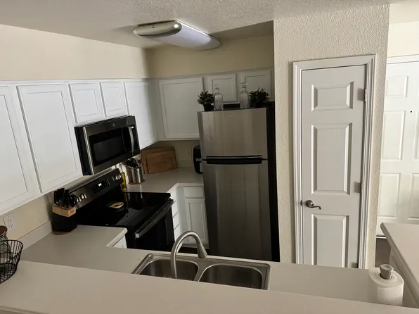 2881 Huntington Blvd, Fresno, CA