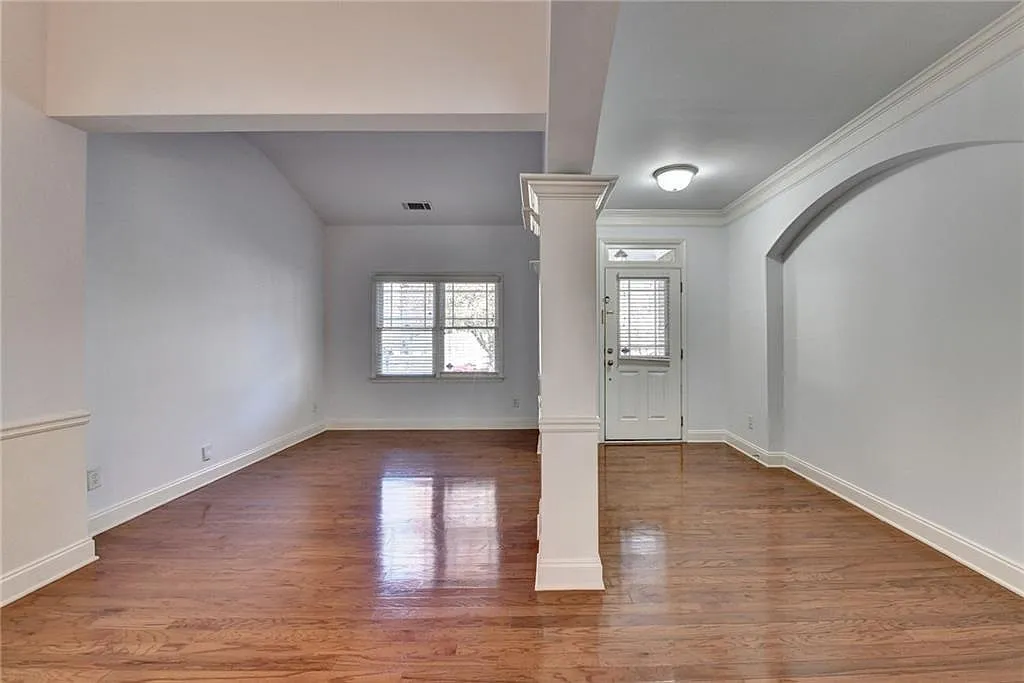 4 bed, 3.5 bath, 2485 sqft, $2,750 — Photo 4