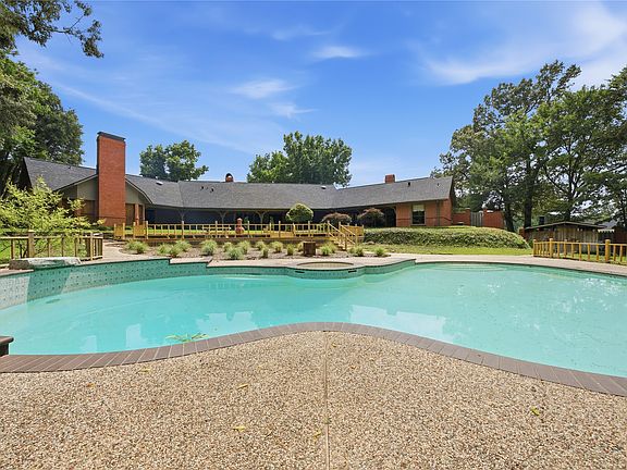 4th image of 112 Willowbrook Dr