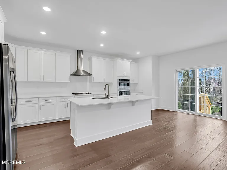 163 Woolley Ct — Photo 6