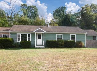 72 Kevin Dr, Tiverton, RI 02878