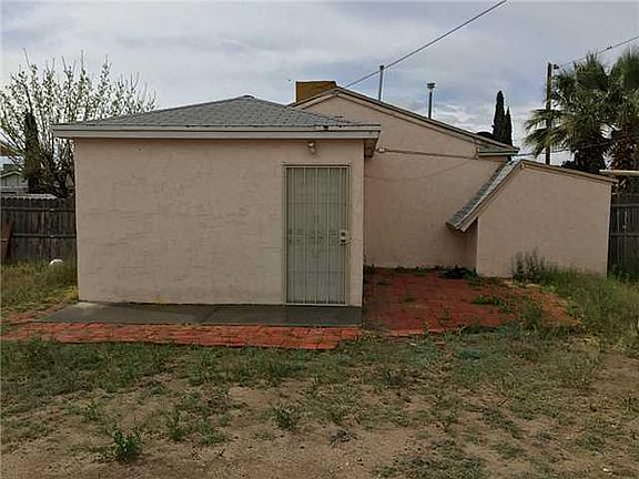 3rd image of 7543 Adobe Dr