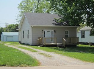 1526 W Randolph St, Vandalia, IL 62471